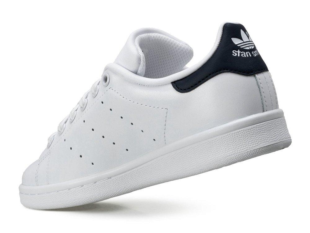 Chi tiết da và đế giày adidas Stan Smith Navy M20325