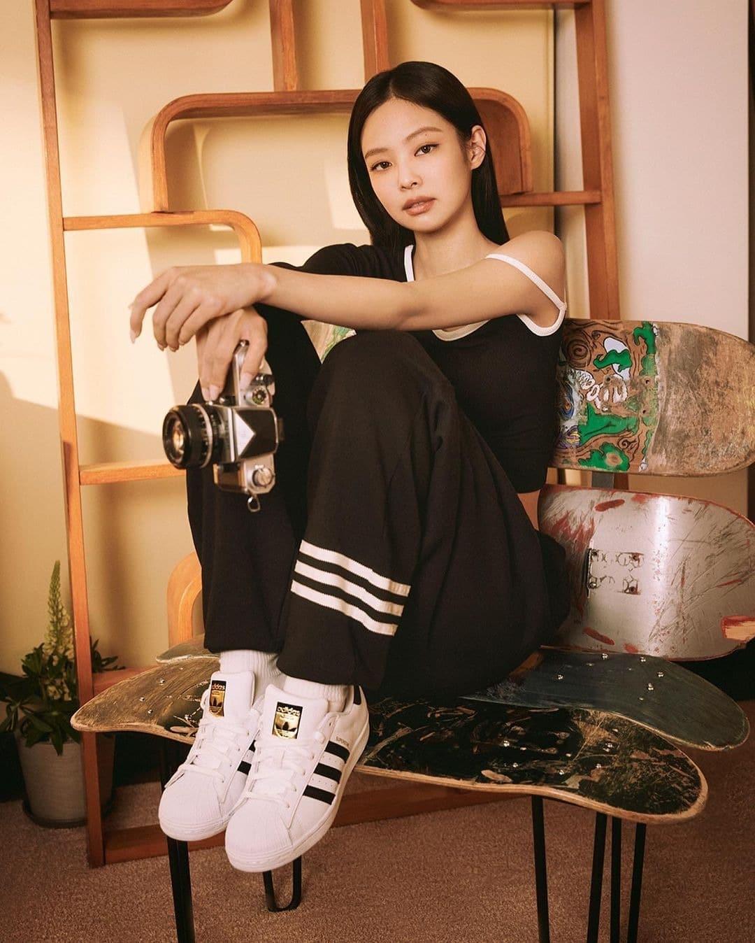 giay-adidas-superstar-white-black-c77124-2
