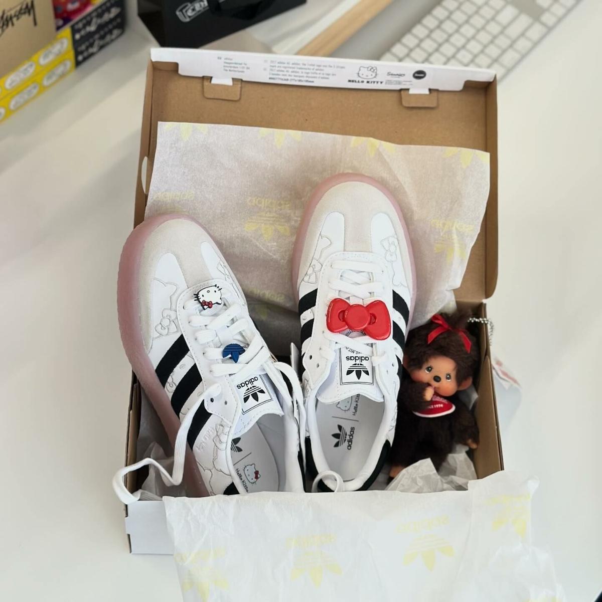 giay-adidas-x-hello-kitty-sambae-white-black-clear-pink-ig4450-5