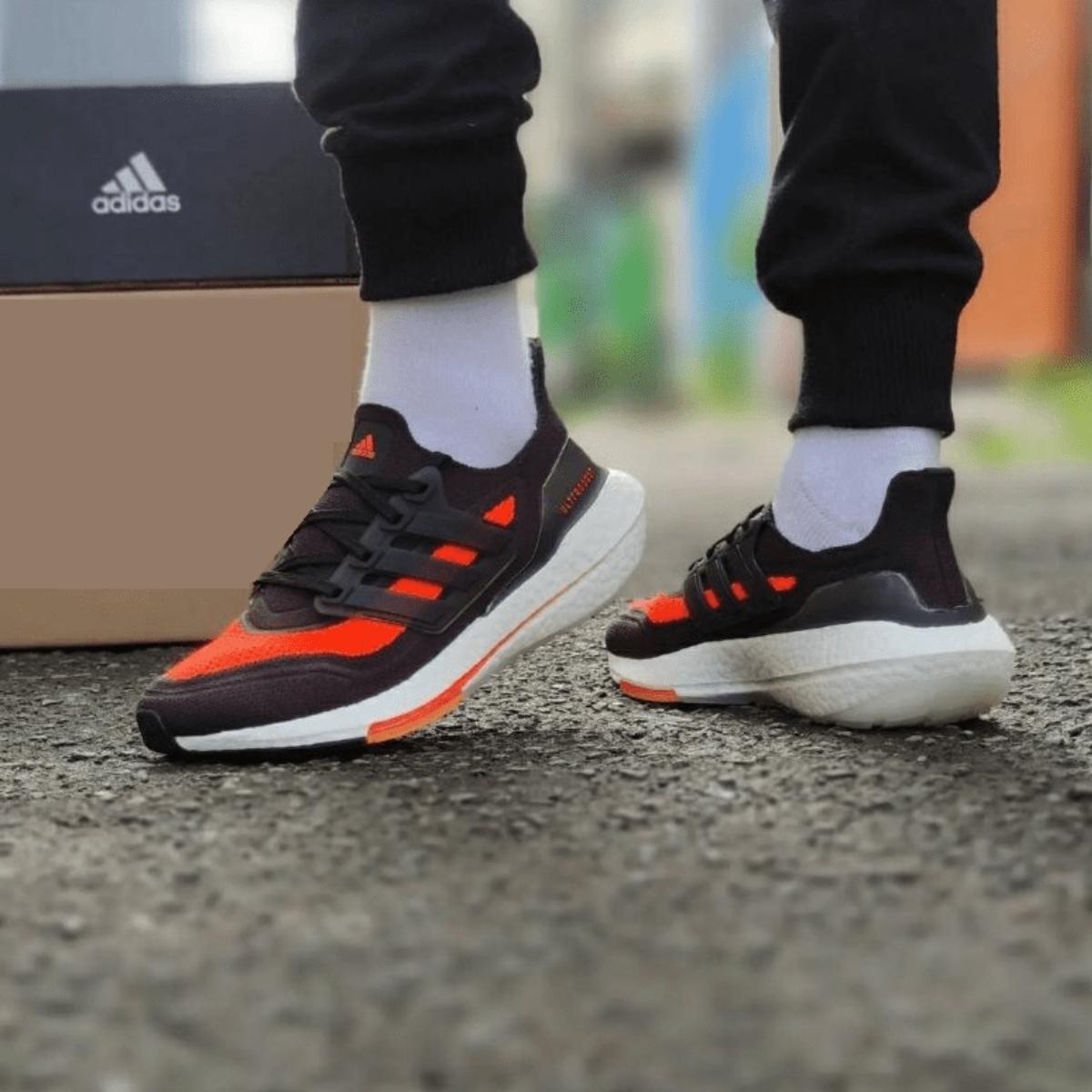 giay-adidas-ultra-boost-21-shoes-core-black-solar-red-fz2559-3