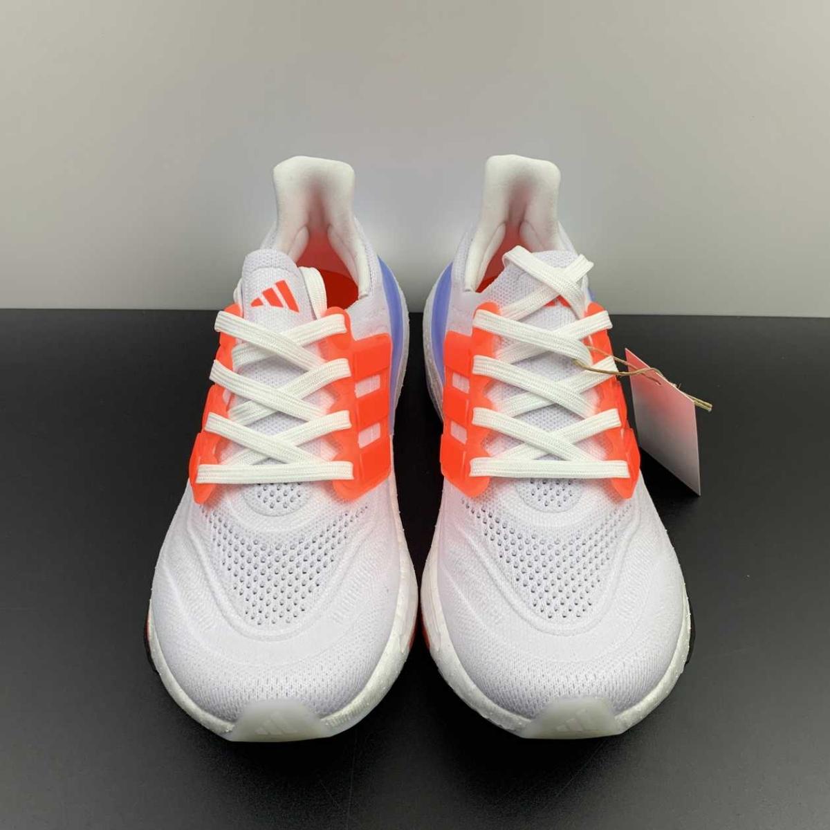 giay-adidas-ultraboost-light-cloud-white-solar-red-h06357-4